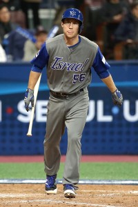 Ty Kelly draws a walk in Team Israel's 3/6/2017 game against South Korea (Chung Sung-Jun/Getty Images AsiaPac)